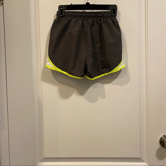 Under Armour Heat Gear Running Shorts - Picture 3 of 3